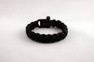 Classic Black Paracord Bracelet (shackle)