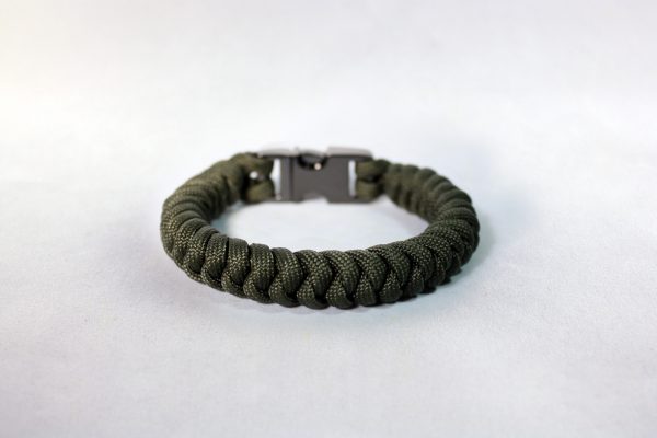 army green bracelet Front Army Green Paracord Bracelet
