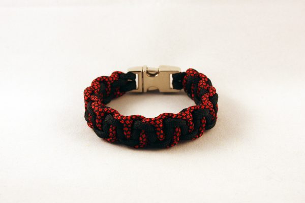 Bloody Diamond Paracord Bracelet