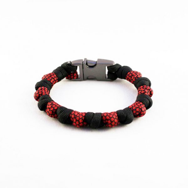 bloody-diamon-beads-buckle-1-1024x683 Bloody Diamond Beads Paracord Bracelet