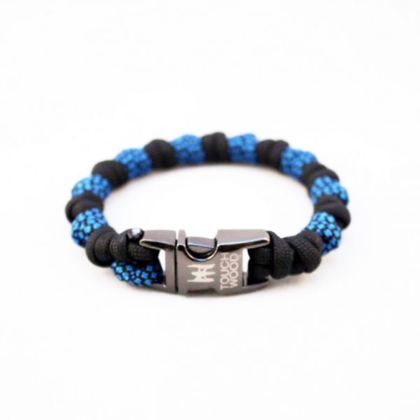 blue-diamons-back-1024x683 Blue Diamond Beads Paracord Bracelet