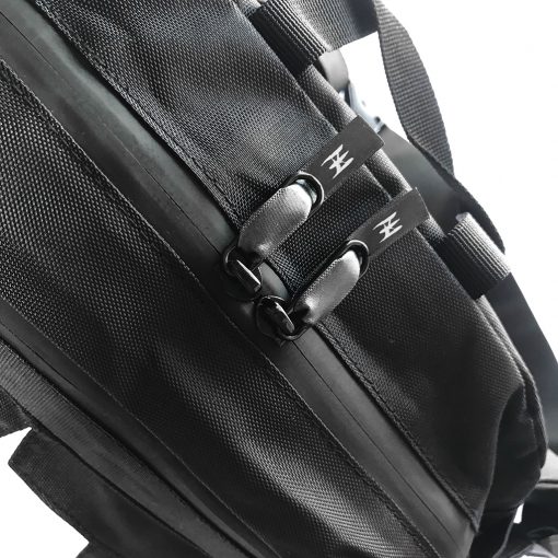 cross body bag V3 black detail 1