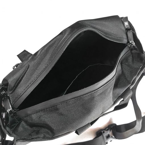 cross body bag V3 black detail 2