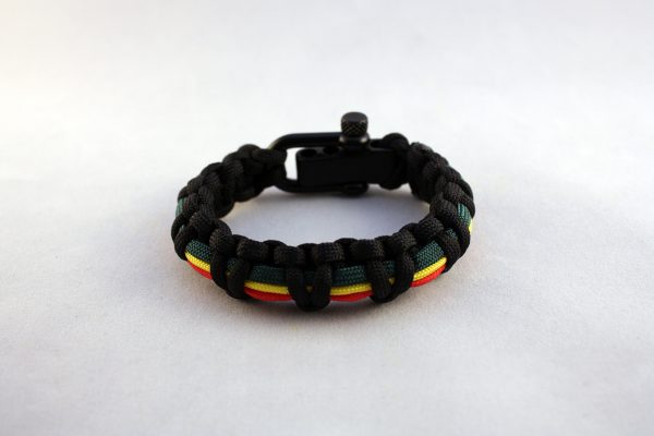 rasta shackle (1) Rasta Paracord Bracelet (shackle)